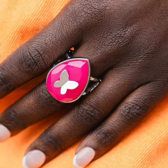 In Plain BRIGHT Pink Ring 💍 STRETCHY vintage!  Silver Butterfly - Picture 2 of 4